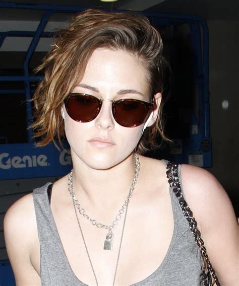 kristen stewart lipstick necklace.